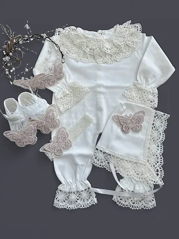 Kelebek Detaylı Pudra Anne Bebek Hastane Çıkış Seti  100% Pamuk Yenidoğan Tulumlu Şık Tasarım