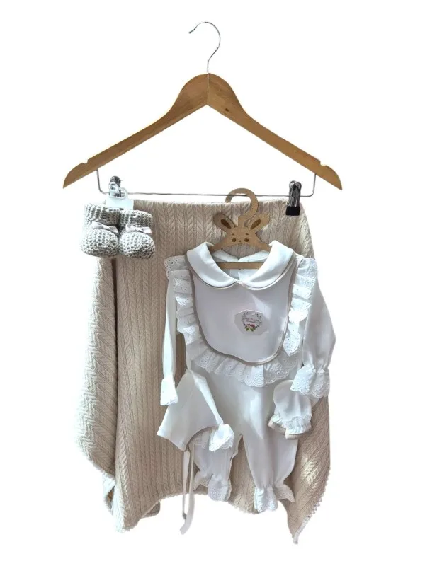 Kız Bebek Hediyelik Seti - Sevimli ve Özel Doğum Hediye Paketi