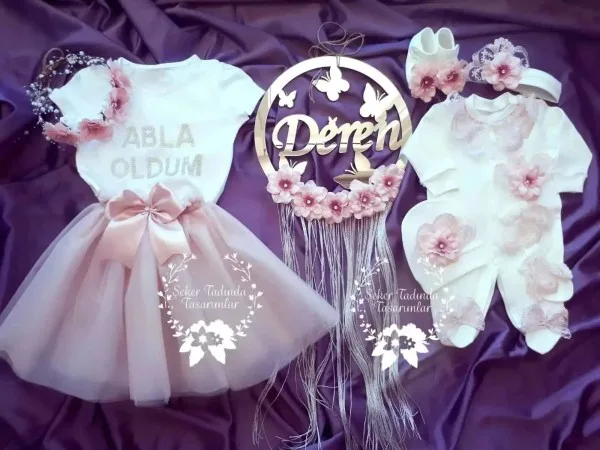 “Abla Oldum” Karşılama Seti – Tütü Etekli, Tulumlu, Kapı Süslemeli Özel Tasarım