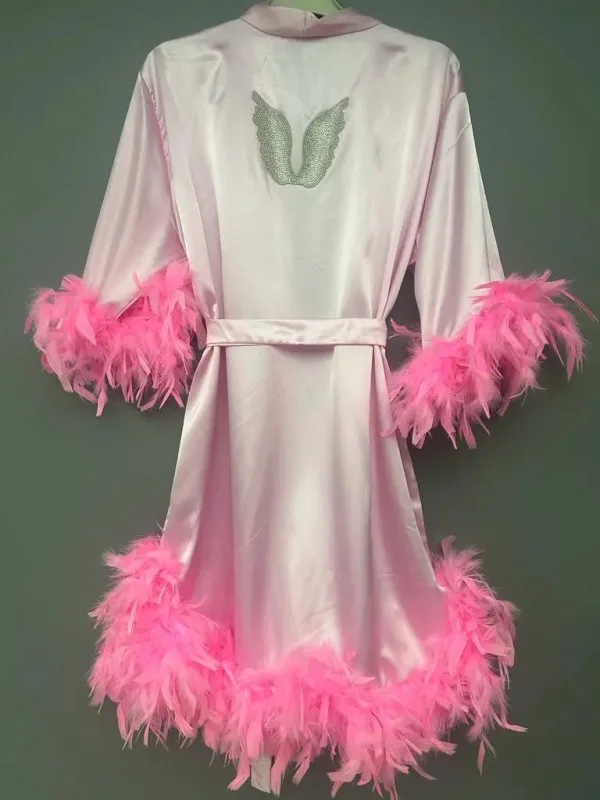 Etekleri Ve Kolları Tüylü Sabahlık-Pembe