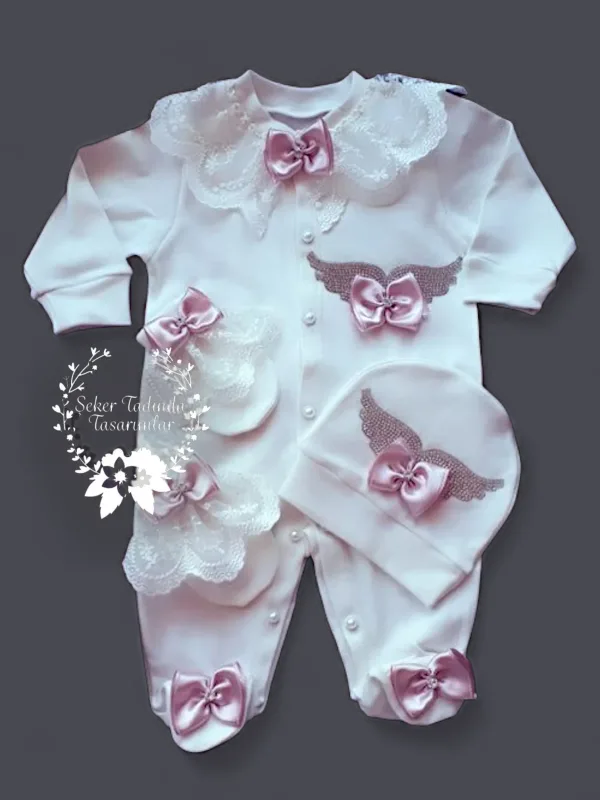Melek Kanatlı ve Kurdeleli Kız Bebek Tulum Seti