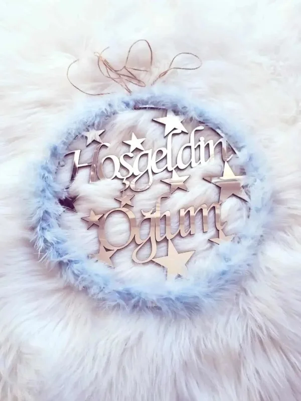Kişiye Özel Bebek Kapı Süsü - Mavi Tüy Detaylı