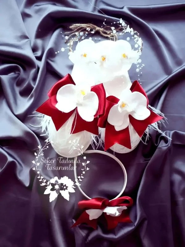 Kırmızı Kurdeleli Taç Terlik Seti