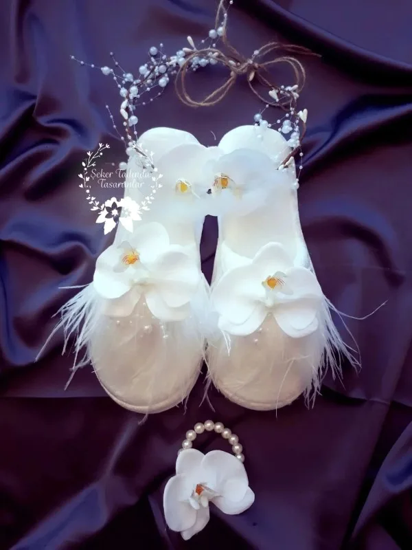 Bileklikli Orkide Taç Terlik Seti