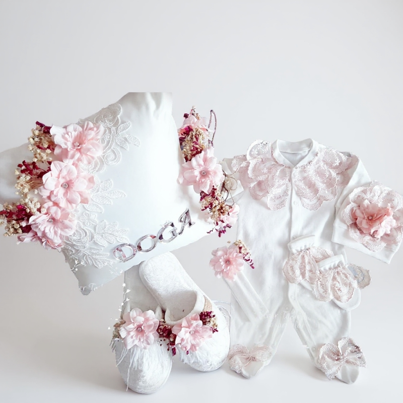 Pudra Detaylı Kız Bebek Hastane Çıkış Seti