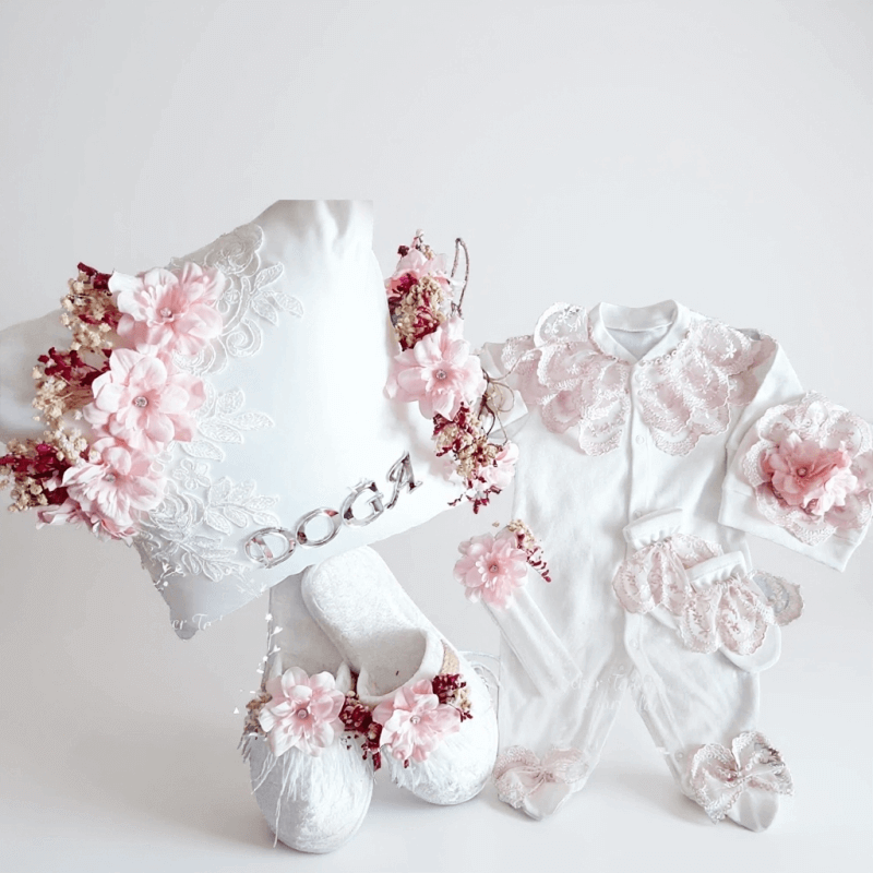 Pudra Detaylı Kız Bebek Hastane Çıkış Seti