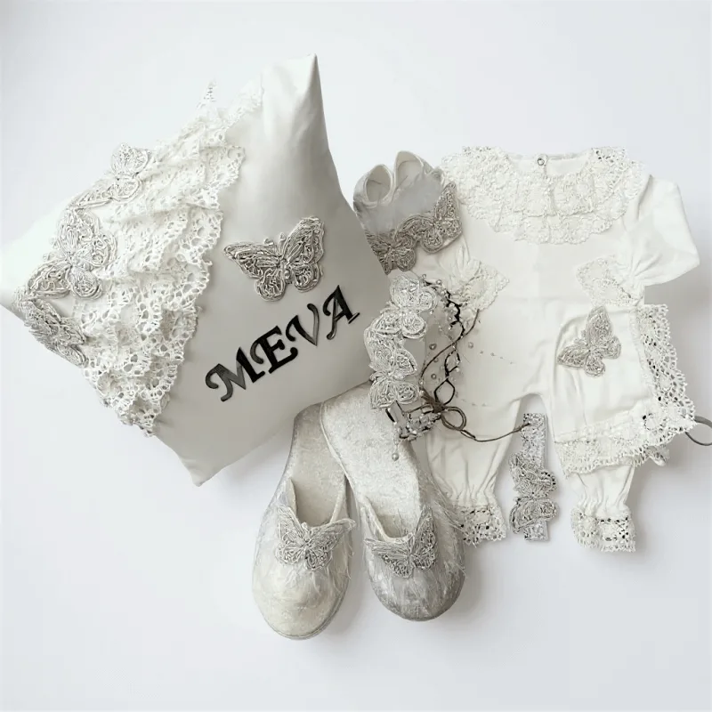 Kelebek Desenli Yeni Doğan Hastane Çıkış Seti – 6 Parça Bebek Giyim Takımı