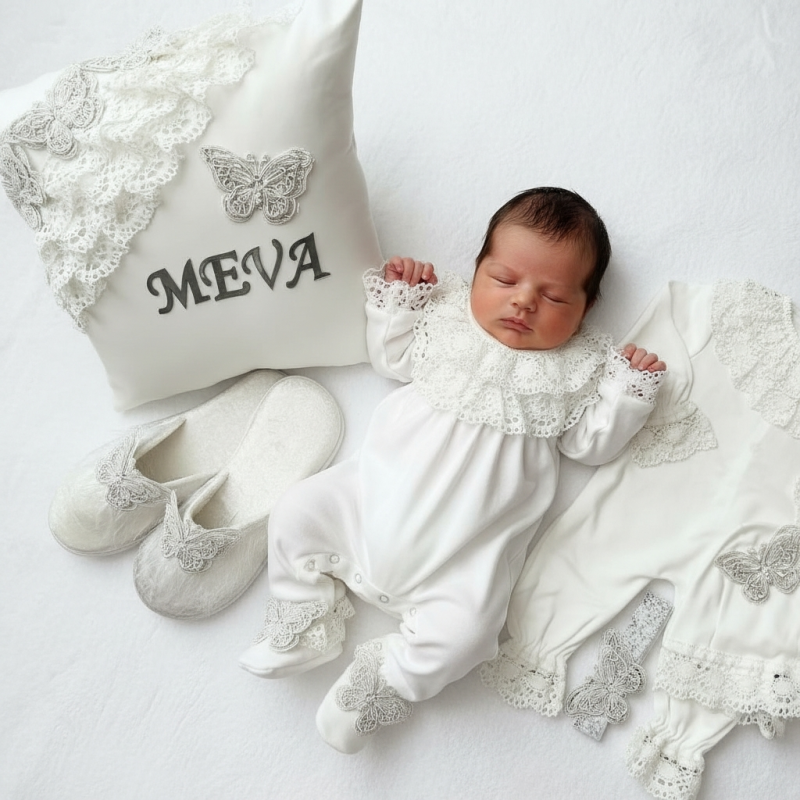 Kelebek Desenli Yeni Doğan Hastane Çıkış Seti – 6 Parça Bebek Giyim Takımı