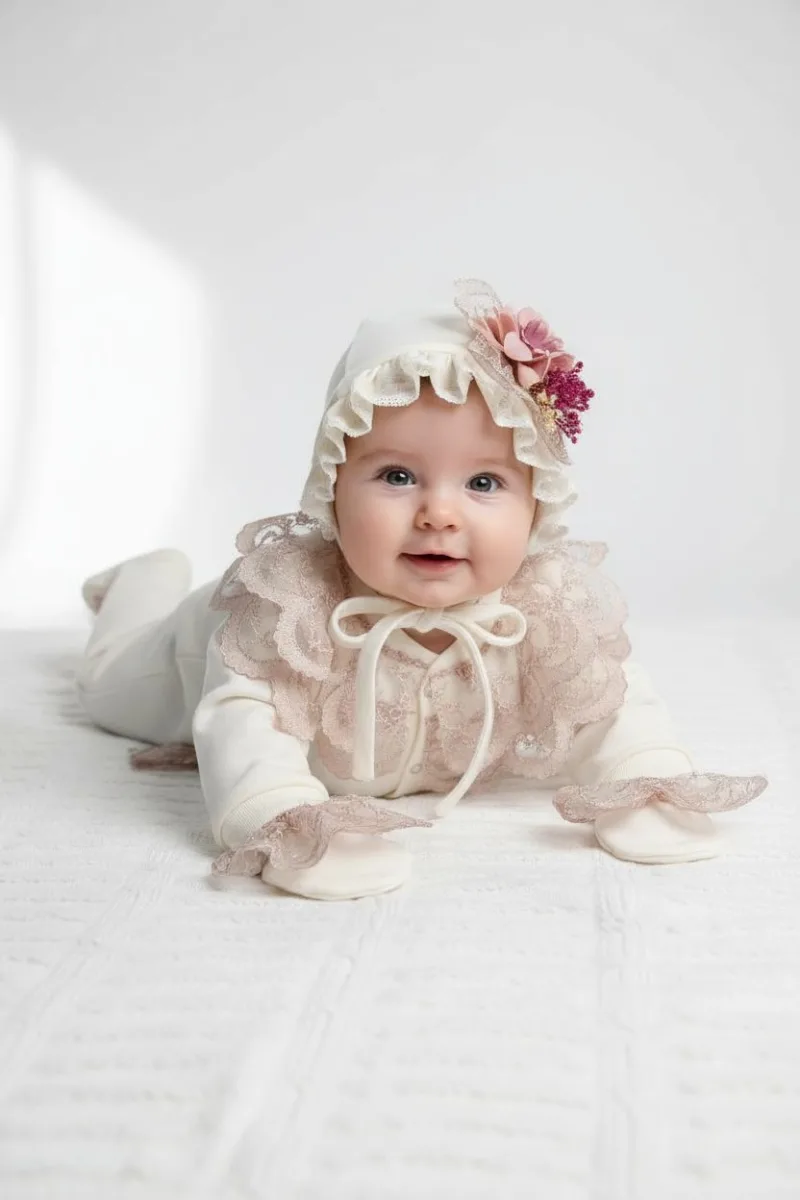 Bonet Şapkalı Pudra Güpürlü Kız Bebek Tulum Seti