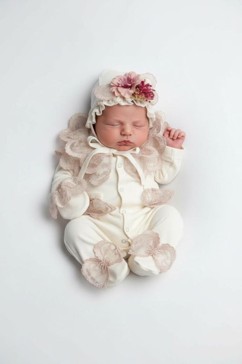 Bonet Şapkalı Pudra Güpürlü Kız Bebek Tulum Seti