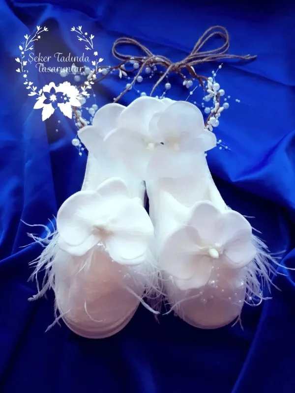 Beyaz Orkide Taç Terlik Seti