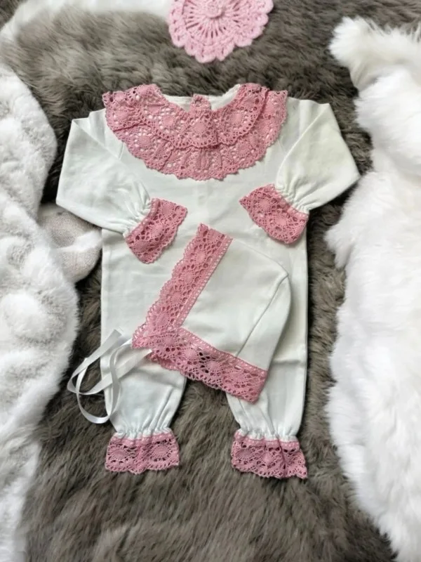 Pembe Güpürlü Bonet Şapkalı Tulum Seti