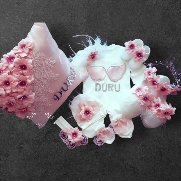 Pembe Şebboy Detaylı 10'lu Yenidoğan Hastane Çıkış Seti  Kız Bebek İçin Özel Tasarım