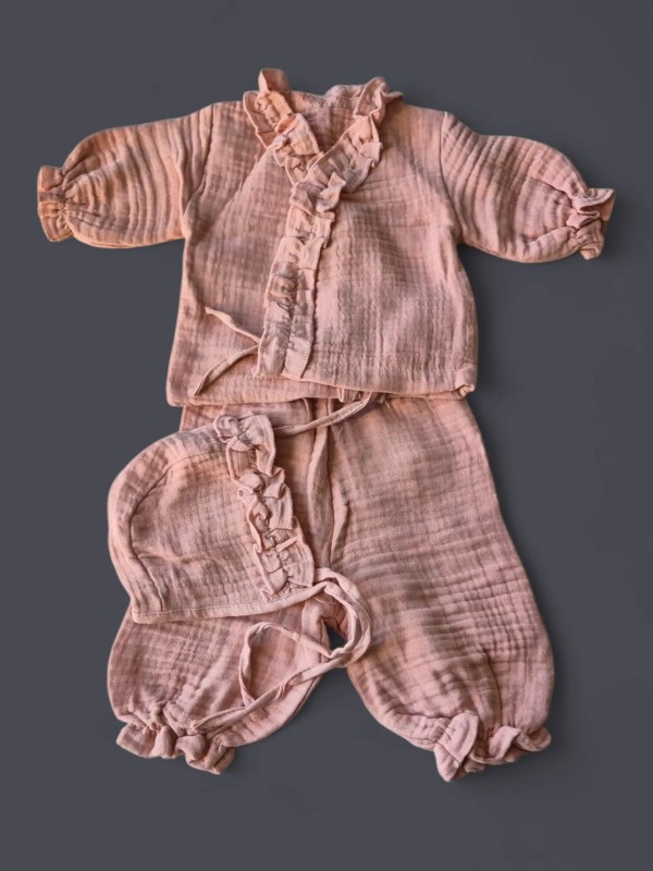 Kız Bebek Müslin Fırfırlı 3 Parça Set - Pudra