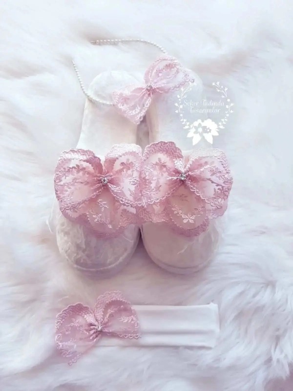 Pudra Güpür Detaylı Taç Terlik Bant Seti