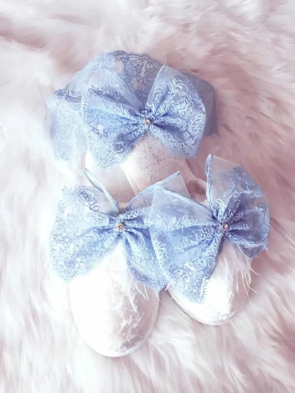 Fransız Güpür Detaylı Taç Terlik Seti