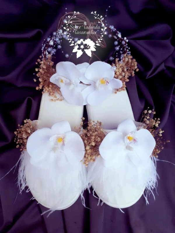Beyaz Cipso Orkide Taç Terlik Seti