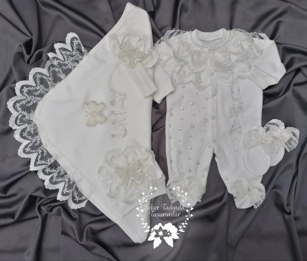 Güpür Ve İnci Detaylı Battaniyeli Hastane Çıkışı