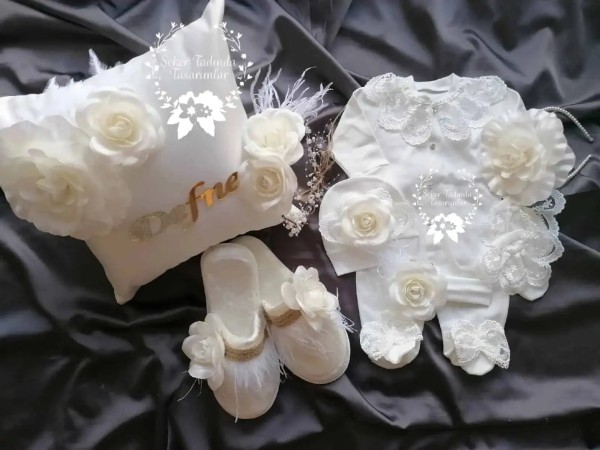 Beyaz Güllü Hastane Çıkışı Seti