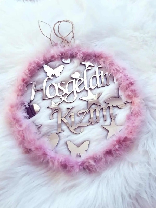 Kişiye Özel Kapı Süsü - Pembe Tüy Detaylı