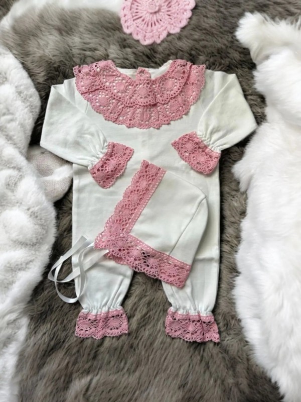 Pembe Güpürlü Bonet Şapkalı Tulum Seti